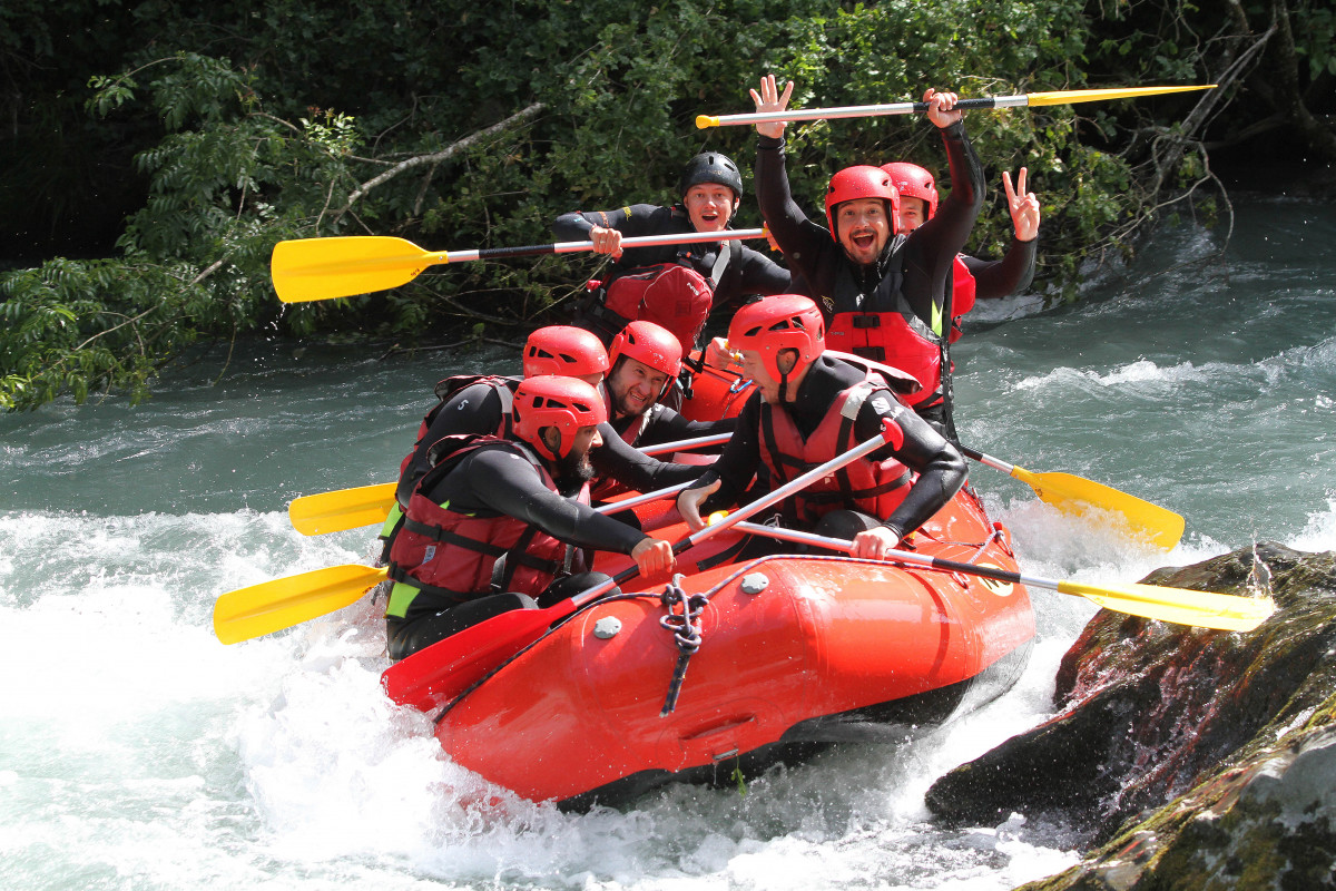 EAUX VIVES RAFTING DECOUVERTE EAUX VIVES RAFTING DECOUVERTE