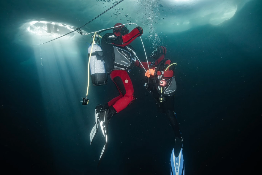 plongee-sous-glace-nuit-tignes