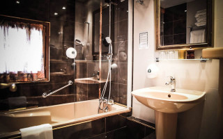 Suite famil 6 ou 5 pers Pt-déj incl-Suite fam. 5 pers. + 1 extra