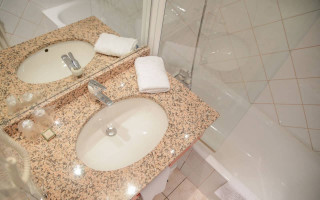 Room 130366-341387