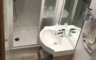 Room 130368-378084 Room 130368-378084