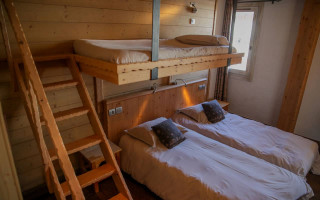 Triple-Chambre et Petit Déjeuner 3 Personnes