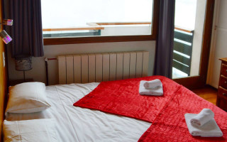 HALF BOARD