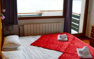 Room 401804-890496