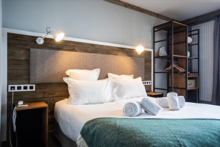 Photo 9 Photo 9