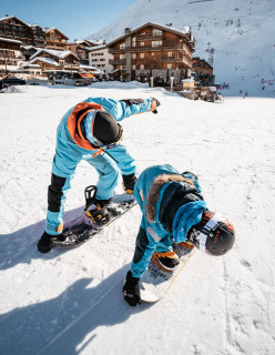 Cours snowboard enfants Oxygène Tignes