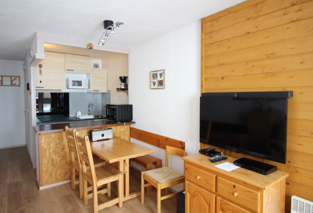 _lv_images__lot_0000000080_02_14367880