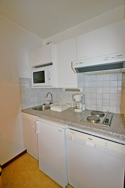 _lv_images__lot_0000000082_07_13076490