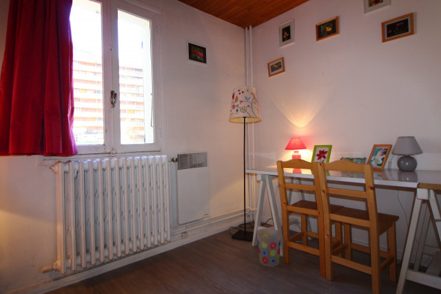 _lv_images__lot_0000000098_12_13162710