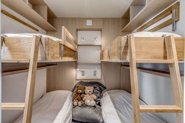 _lv_images__lot_0000000099_03_14415825