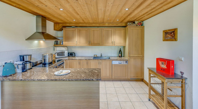 _lv_images__lot_0000000100_02_13773502