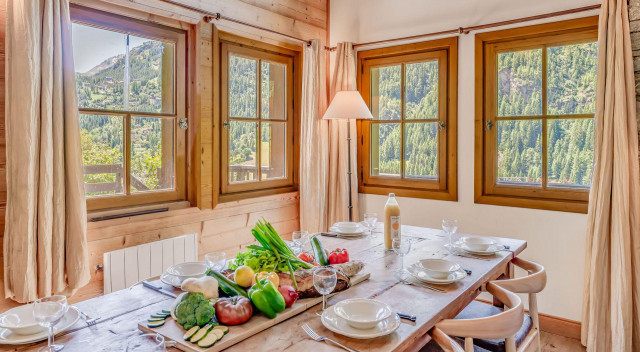 _lv_images__lot_0000000100_09_13931935