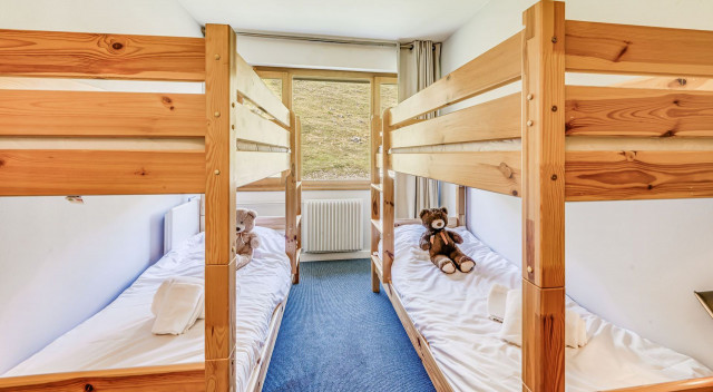 _lv_images__lot_0000000105_11_14416178