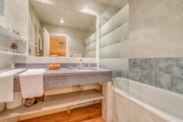 _lv_images__lot_0000000108_05_13161857