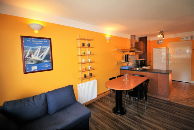 _lv_images__lot_0000000111_06_14029762