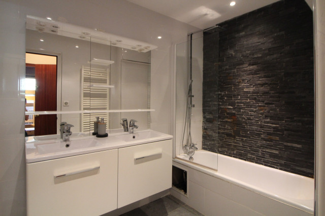 _lv_images__lot_0000000123_13_13078500