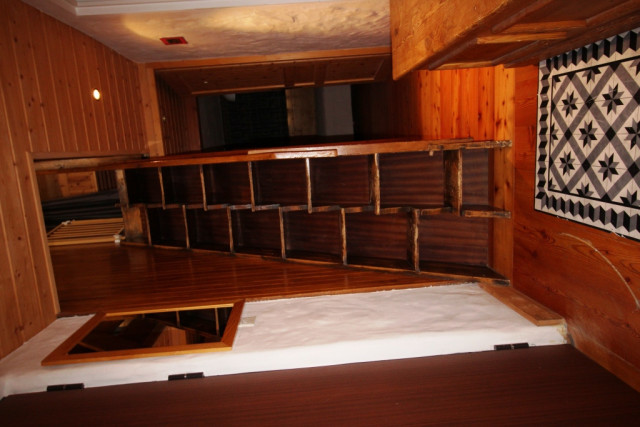 _lv_images__lot_0000000131_15_13170329