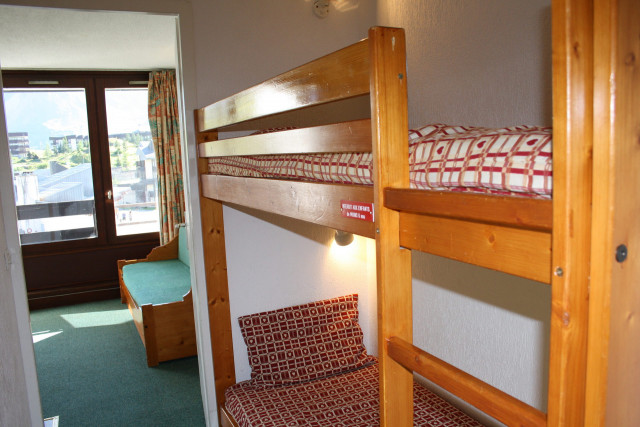 _lv_images__lot_0000000137_03_14029682