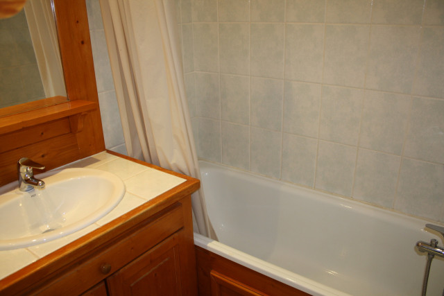 _lv_images__lot_0000000137_05_14370044