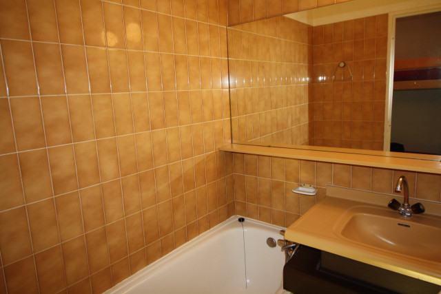 _lv_images__lot_0000000161_05_14231678