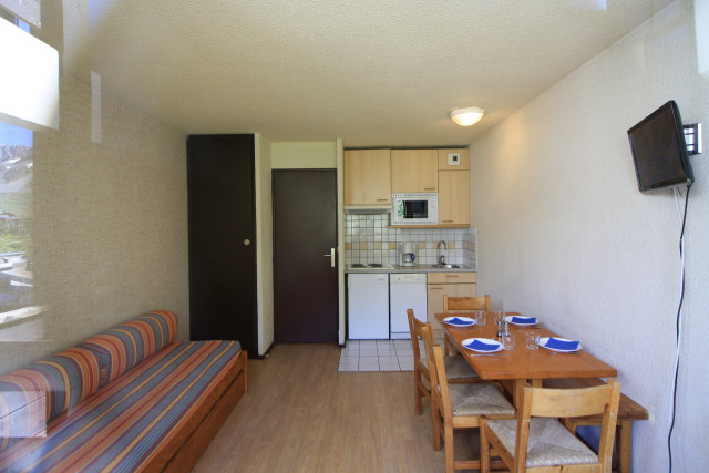 _lv_images__lot_0000000166_02_13452960