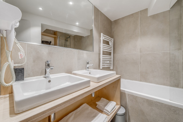 _lv_images__lot_0000000179_05_14211052