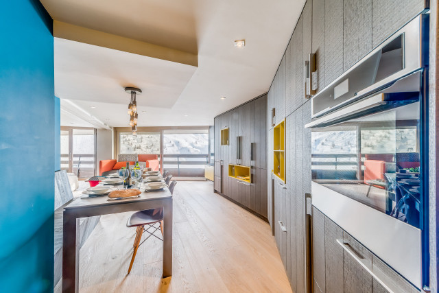 _lv_images__lot_0000000180_09_14028383