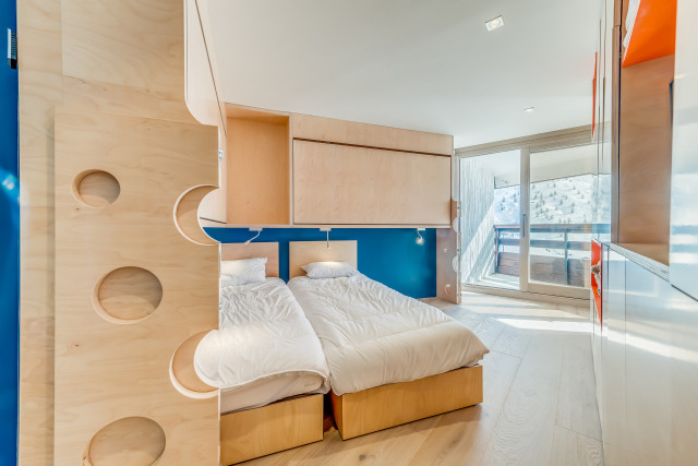 _lv_images__lot_0000000180_10_14028384