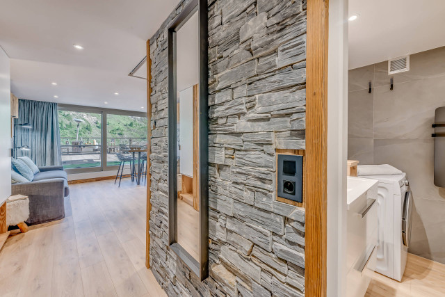 _lv_images__lot_0000000182_13_13171655