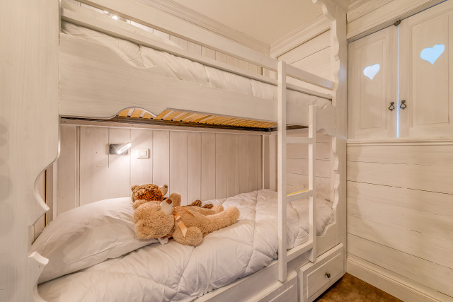 _lv_images__lot_0000000192_04_13774619