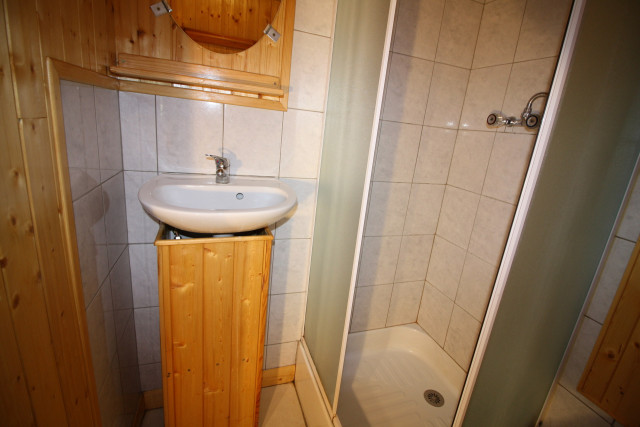 _lv_images__lot_0000000200_06_14029993