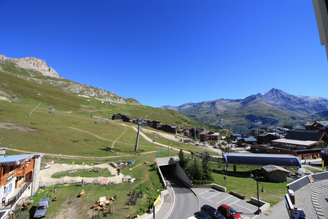 _lv_images__lot_0000000200_09_15384958
