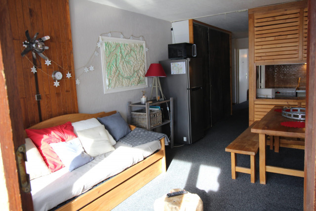 _lv_images__lot_0000000201_02_13160721