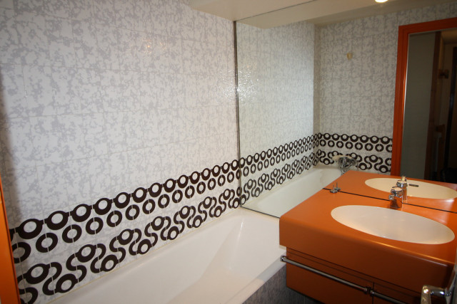 _lv_images__lot_0000000202_13_13078358