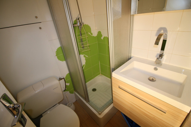 _lv_images__lot_0000000204_05_13832832