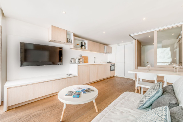 _lv_images__lot_0000000205_06_13932936