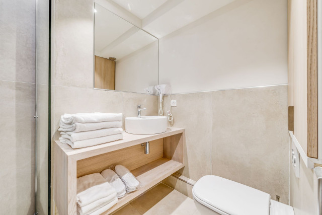 _lv_images__lot_0000000205_14_13498907