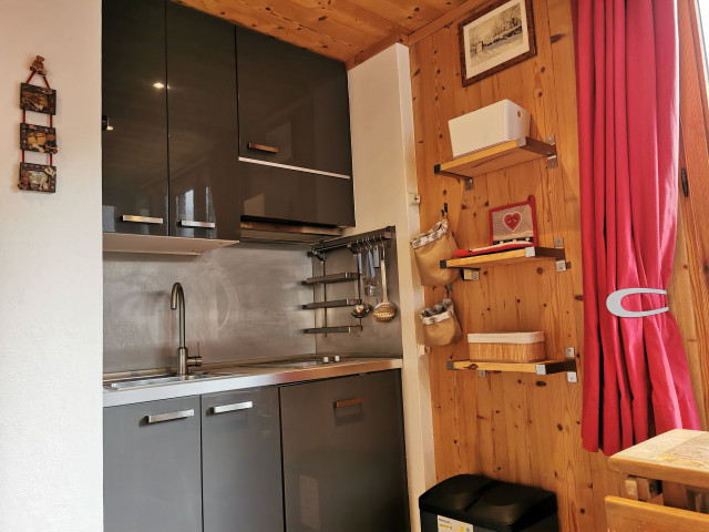 _lv_images__lot_0000000215_03_13076497