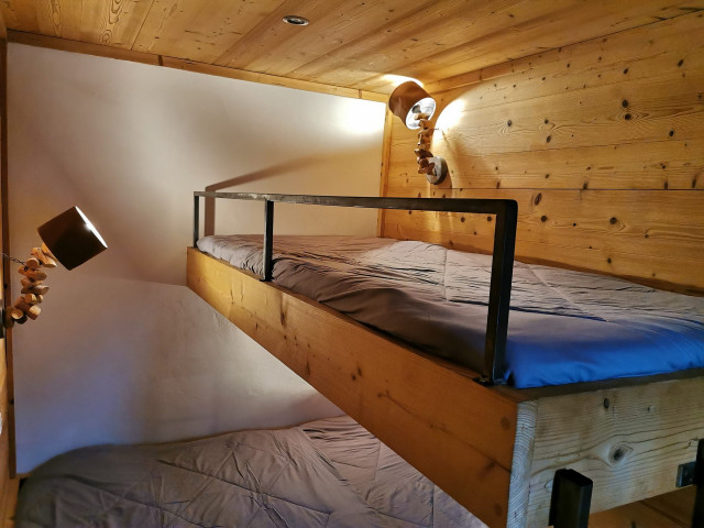 _lv_images__lot_0000000215_07_14414325