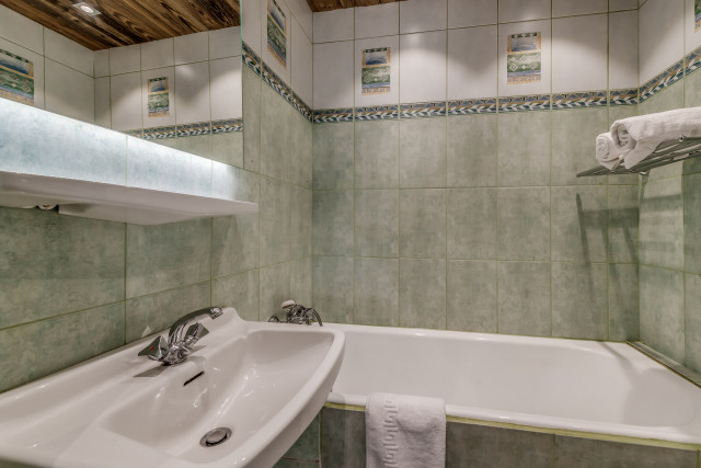 _lv_images__lot_0000000224_15_13831468