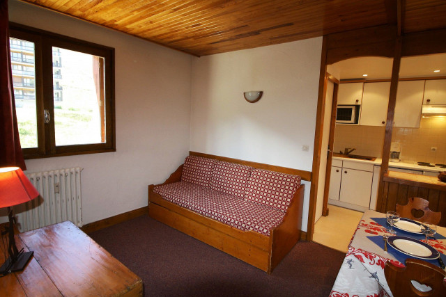 _lv_images__lot_0000000228_04_14416695