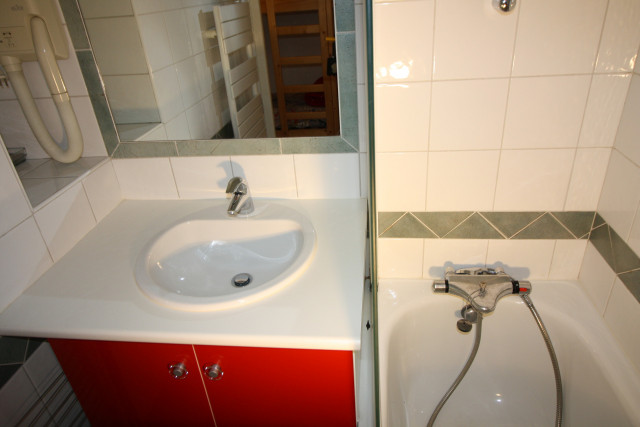 _lv_images__lot_0000000233_05_13832671