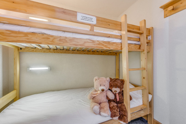 _lv_images__lot_0000000247_09_15477451