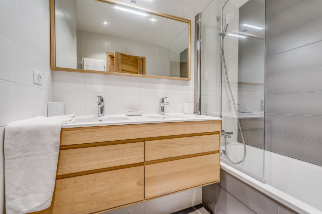 _lv_images__lot_0000000248_08_13264965