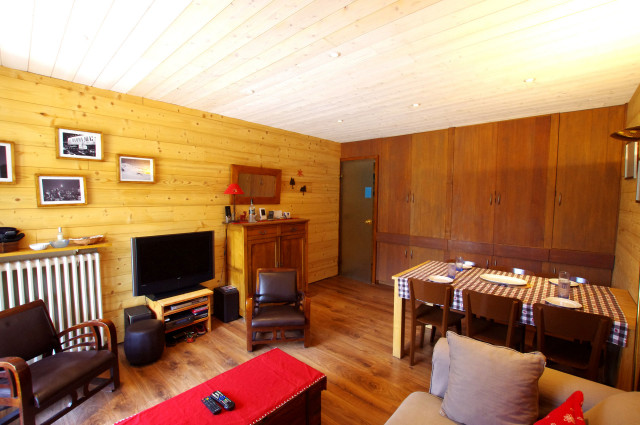 _lv_images__lot_0000000253_03_13832443