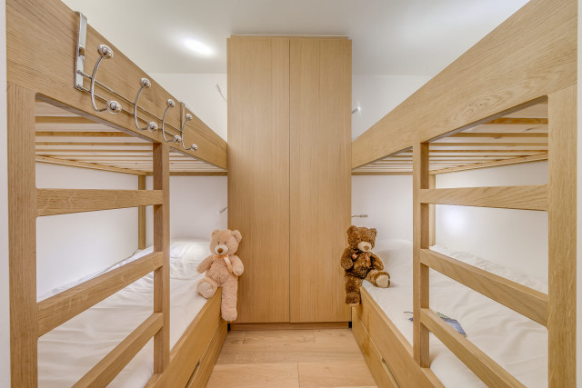 _lv_images__lot_0000000269_04_13171472