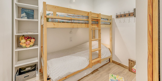 _lv_images__lot_0000000282_06_14415733