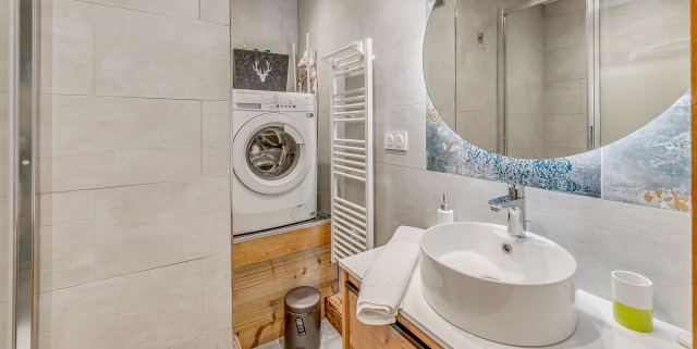 _lv_images__lot_0000000282_16_13077848