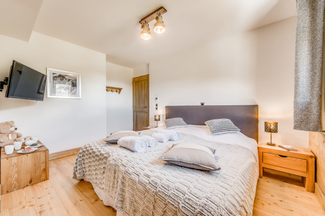 _lv_images__lot_0000000298_05_13831124