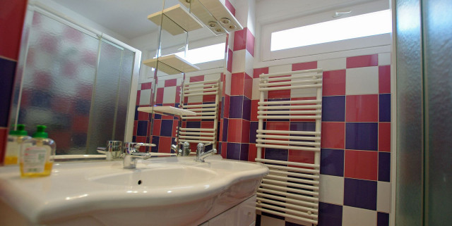 _lv_images__lot_0000000358_11_14192702